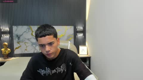 Meliodas online show from 10/19/25, 03:18