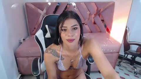 Snapshot of melisa_v chatting on 04/18/26, 08:53 Hi Stream 1430 to 2100pm online show from 04/18/26, 08:53