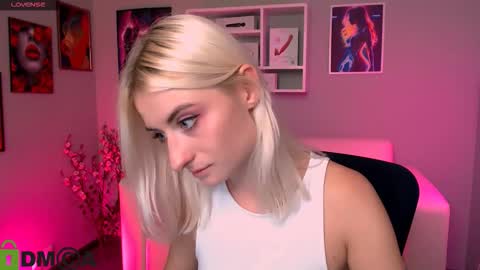 Snapshot of melisa_white1 chatting on 09/20/25, 07:37 Melisa online show from 09/20/25, 07:37