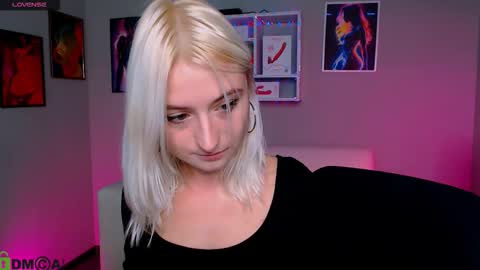 Snapshot of melisa_white1 chatting on 10/19/25, 07:14 Melisa online show from 10/19/25, 07:14