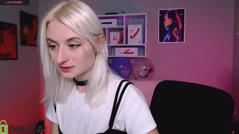 Snapshot of melisa_white1 chatting on 10/20/25, 07:14 Melisa online show from 10/20/25, 07:14