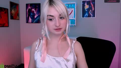 Snapshot of melisa_white1 chatting on 12/13/25, 08:25 Melisa online show from 12/13/25, 08:25