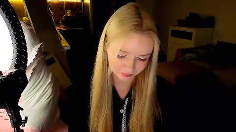 Mel or Lissa 3 Welcome here online show from 07/28/26, 08:52