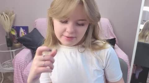 Snapshot of melissa_199 chatting on 10/16/25, 07:09 Sophia online show from 10/16/25, 07:09