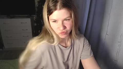 Melissa  Ray online show from 01/16/25, 08:22