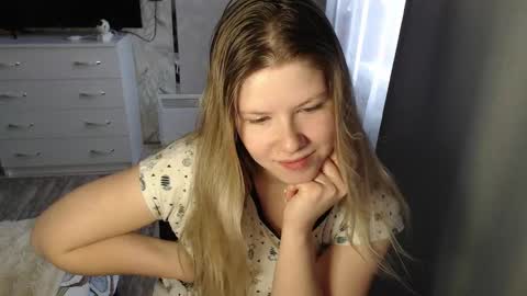 Melissa  Ray online show from 02/19/25, 10:45