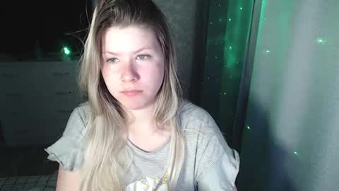 Melissa  Ray online show from 03/05/25, 10:32