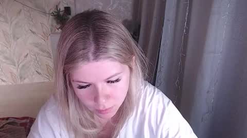Melissa  Ray online show from 12/04/25, 11:41