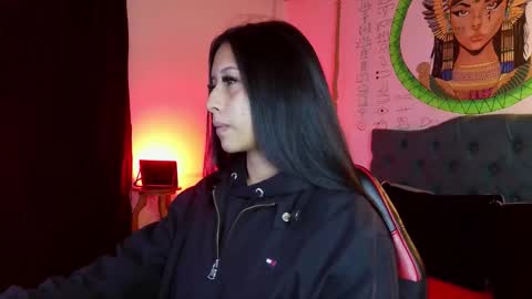 Snapshot of melissa_dolce chatting on 12/21/25, 08:05 michell online show from 12/21/25, 08:05