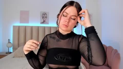 melissa_es online show from 11/08/25, 12:05