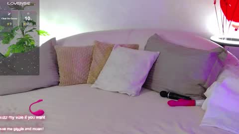 Snapshot of melissa_fane chatting on 02/16/25, 03:59 Hot Milf Melissa ONLINE Mon Tue Wed Fr Sun - 9pm - 6amUTC3 online show from 02/16/25, 03:59