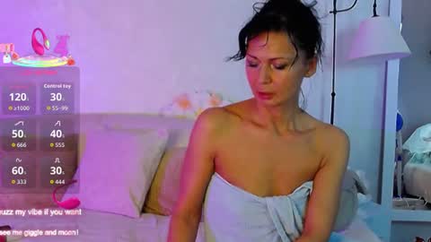 Hot Milf Melissa  ONLINE  Mon  Tue  Wed  Fr  Sun  - 9pm - 6amUTC3 online show from 07/28/26, 01:01