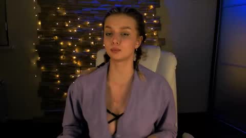 Melissa online show from 02/11/25, 02:25