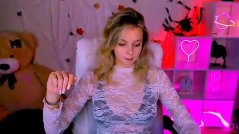 Melissa online show from 10/27/25, 04:22