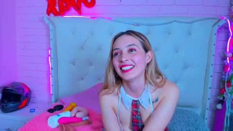 Snapshot of melissa_walker_ chatting on 03/02/25, 01:04 Meli online show from 03/02/25, 01:04