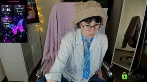 Snapshot of melissa_wells chatting on 10/03/25, 09:34 Melissa online show from 10/03/25, 09:34