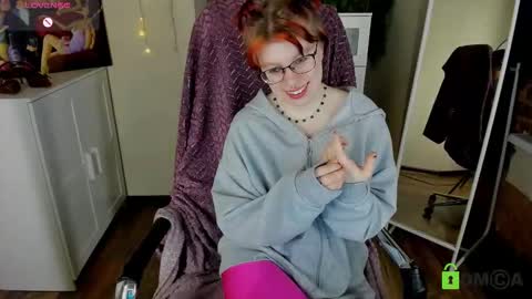 Snapshot of melissa_wells chatting on 11/15/25, 03:48 Melissa online show from 11/15/25, 03:48