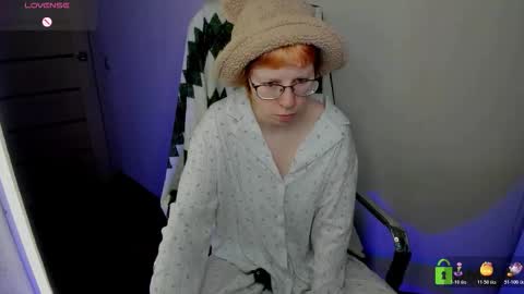 Snapshot of melissa_wells chatting on 12/04/25, 09:12 Melissa online show from 12/04/25, 09:12