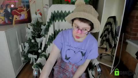 Snapshot of melissa_wells chatting on 12/18/25, 08:59 Melissa online show from 12/18/25, 08:59