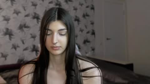Snapshot of melissacrystall chatting on 06/03/26, 02:33 Melissa online show from 06/03/26, 02:33