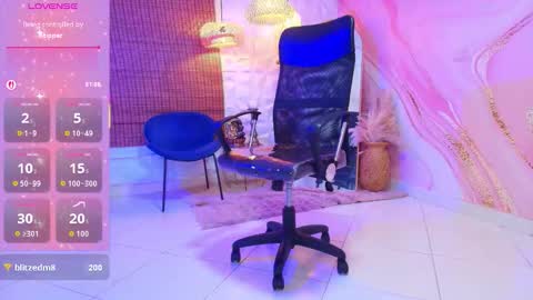 Snapshot of melissalabx69 chatting on 11/08/25, 01:17 MELISSA online show from 11/08/25, 01:17