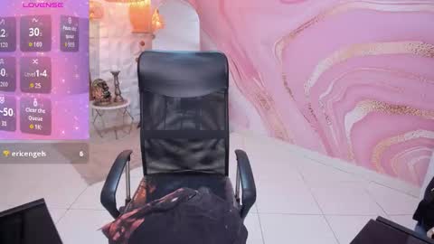 Snapshot of melissalabx69 chatting on 11/08/25, 10:52 MELISSA online show from 11/08/25, 10:52