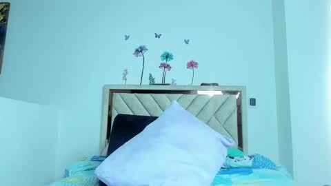 mellanie online show from 01/06/25, 04:13