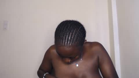 Snapshot of mellanin_pretty_ chatting on 01/18/26, 07:23 . online show from 01/18/26, 07:23