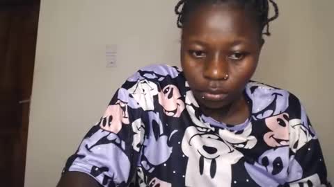 Snapshot of mellanin_pretty_ chatting on 02/28/26, 04:13 . online show from 02/28/26, 04:13