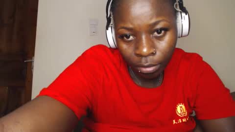 Snapshot of mellanin_pretty_ chatting on 03/09/26, 05:44 . online show from 03/09/26, 05:44