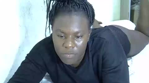 Snapshot of mellanine_ebony chatting on 02/18/26, 05:58 mellanine_ebony online show from 02/18/26, 05:58