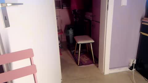 Snapshot of melli23 chatting on 10/15/25, 07:47 Melli online show from 10/15/25, 07:47