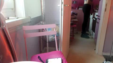 Snapshot of melli23 chatting on 10/21/25, 02:40 Melli online show from 10/21/25, 02:40