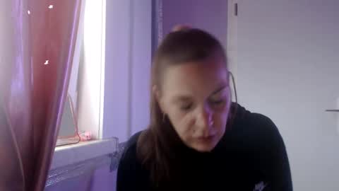 Snapshot of melli23 chatting on 10/26/25, 02:01 Melli online show from 10/26/25, 02:01