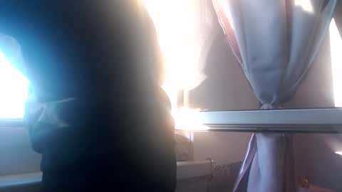 Snapshot of melli23 chatting on 11/07/25, 02:28 Melli online show from 11/07/25, 02:28