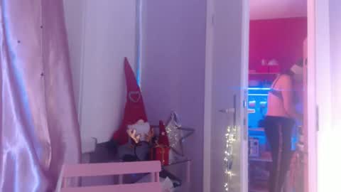 Snapshot of melli23 chatting on 12/13/25, 07:53 Melli online show from 12/13/25, 07:53