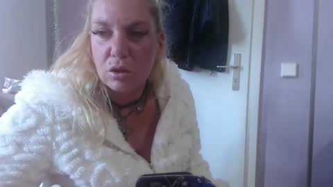 Melli online show from 06/09/26, 01:45