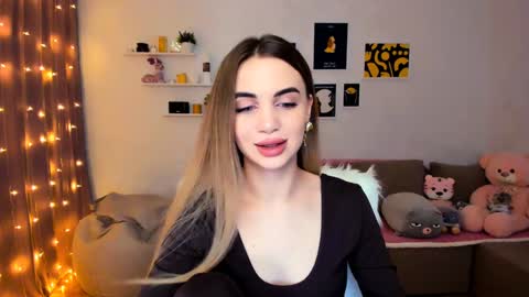 Tessa online show from 12/18/24, 10:46