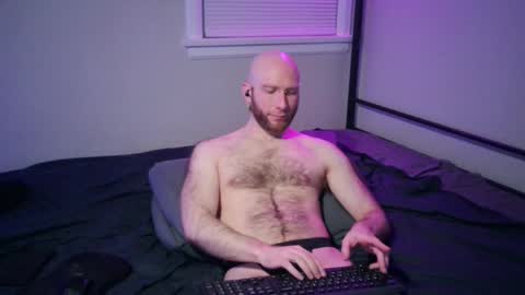 Snapshot of mellowgentleman90 chatting on 01/25/25, 04:23 MellowGent online show from 01/25/25, 04:23