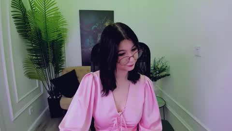 Snapshot of mellsawertyq chatting on 09/21/25, 11:23 mellsawertyq online show from 09/21/25, 11:23