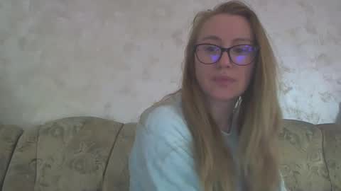 Melly online show from 02/18/25, 08:16