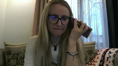 Snapshot of melly_rosey chatting on 11/11/25, 07:41 Melly online show from 11/11/25, 07:41