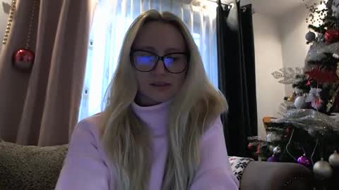 Melly online show from 12/15/25, 07:45