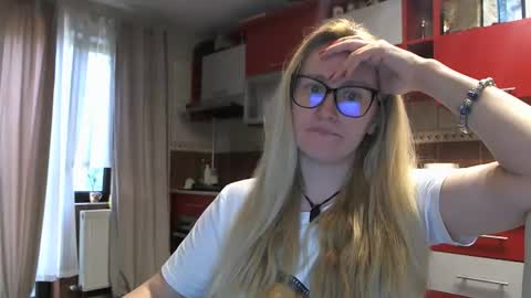 Melly online show from 05/05/26, 05:15