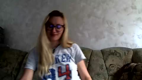 Melly online show from 05/23/26, 06:51