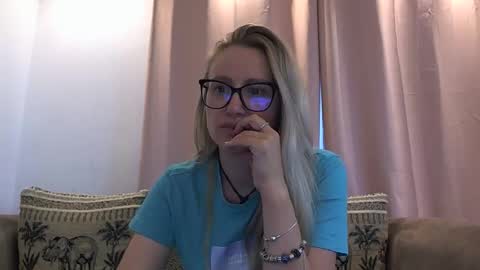 Melly online show from 05/26/26, 06:31