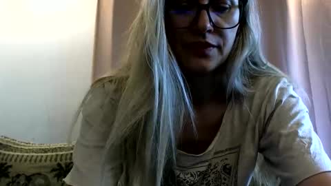 Melly online show from 05/28/26, 07:05