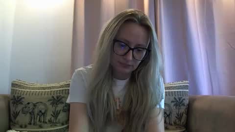 Melly online show from 05/29/26, 07:17