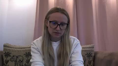 Melly online show from 06/03/26, 06:05