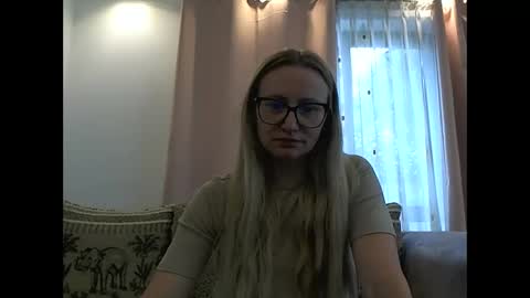 Melly online show from 06/06/26, 07:13
